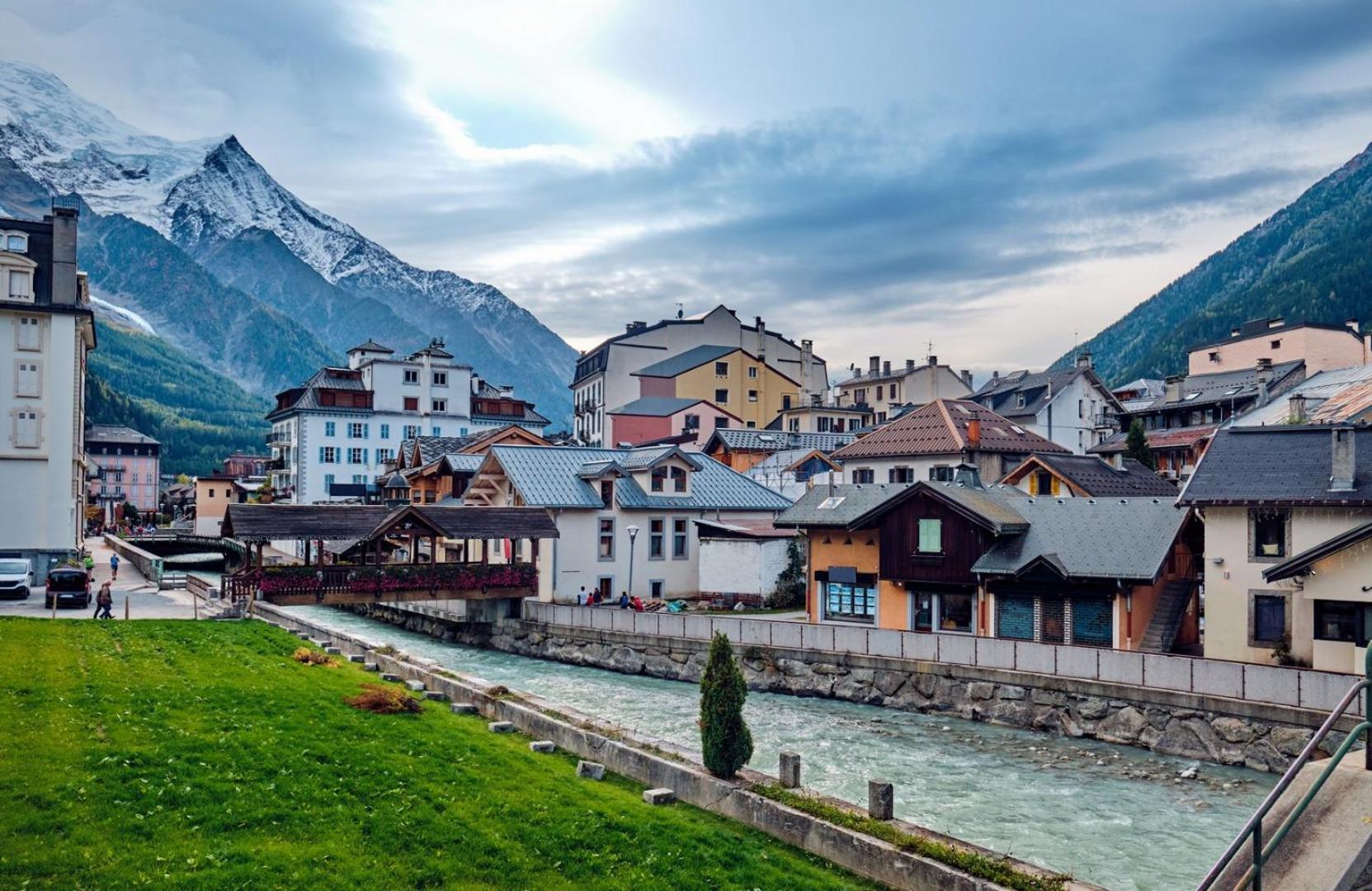 Apartment Au Bon Coin - Luxury Chamonix Hidden Haven, Mont Blanc View, Hot Tub And Garden Zewnętrze zdjęcie
